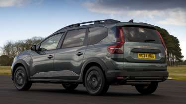 Dacia Jogger вид сзади